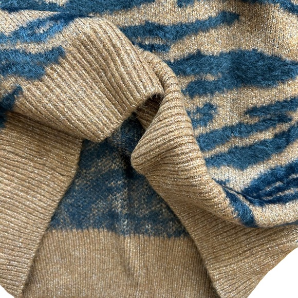 DKNY Eyelash Tiger Sweater Size XL NWT - Picture 7 of 8